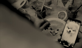 Iedereen heeft wel een afbeelding op zijn telefoon van iets wat het goed zou kunnen doen op een eigen beschilderd bordje of ander servies tijdens de workshop